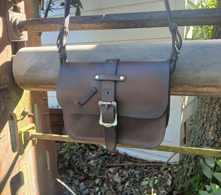 – Vintage Leather Crossbody – Park Hack